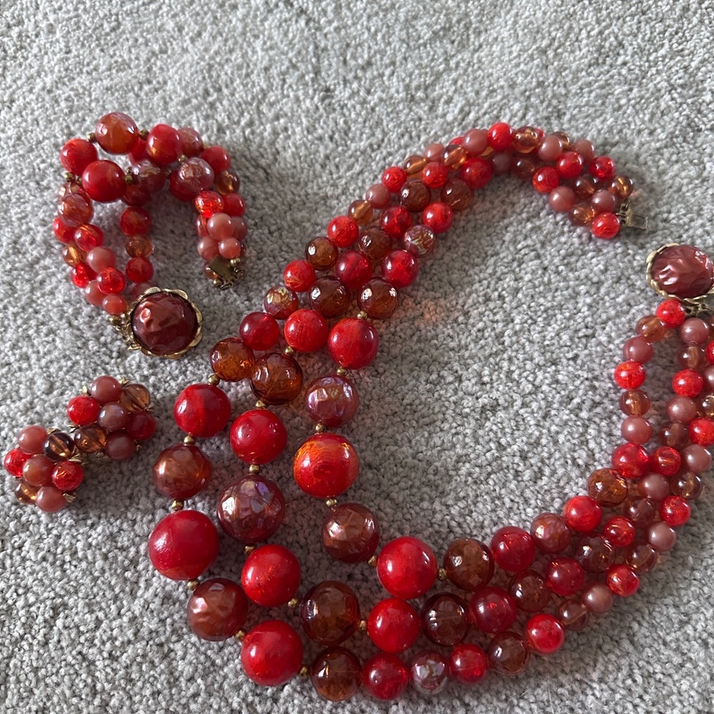 Vtg Kramer Red Beaded multi strands Necklace and Bracelet earrings Demi-parure
